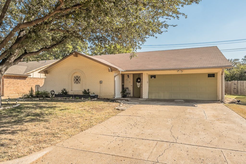 4108 Longleaf Lane, Fort Worth, TX 76137