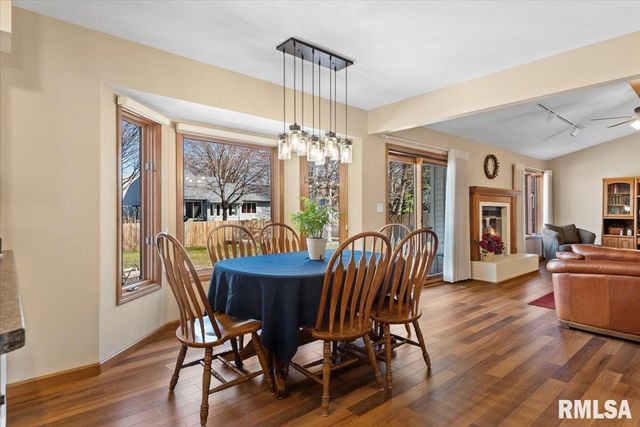 2505 Wydown Avenue, Springfield, IL 62704