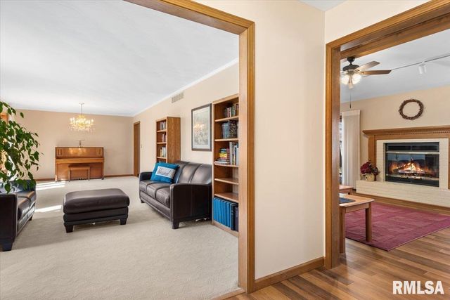 2505 Wydown Avenue, Springfield, IL 62704