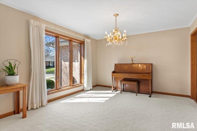 2505 Wydown Avenue, Springfield, IL 62704