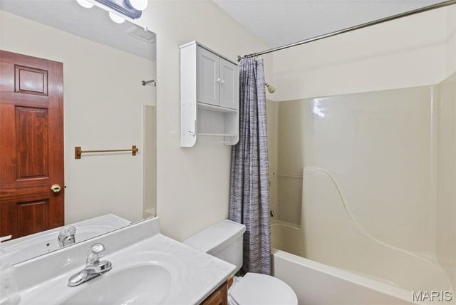 3280 Springbrook Drive, Shiloh, IL 62221