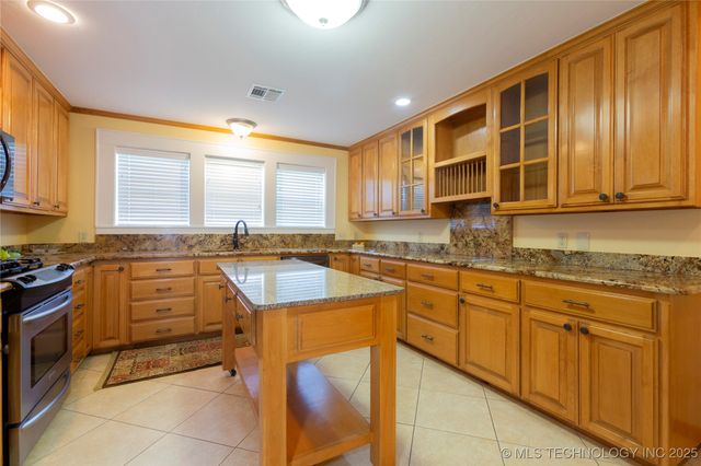 2284 E Roping Road, Atoka, OK 74525