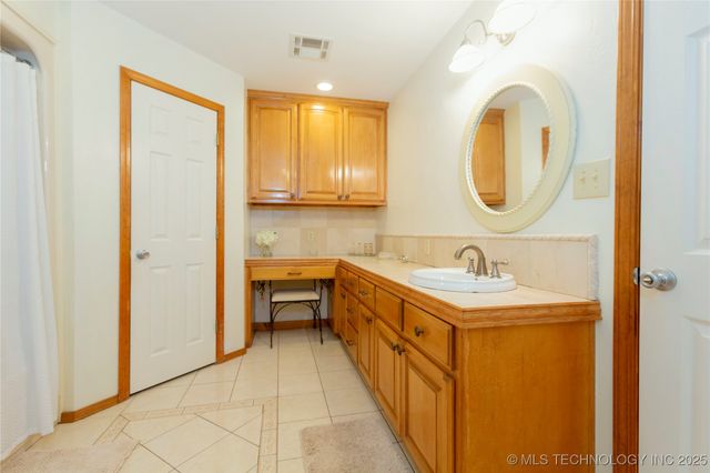 2284 E Roping Road, Atoka, OK 74525