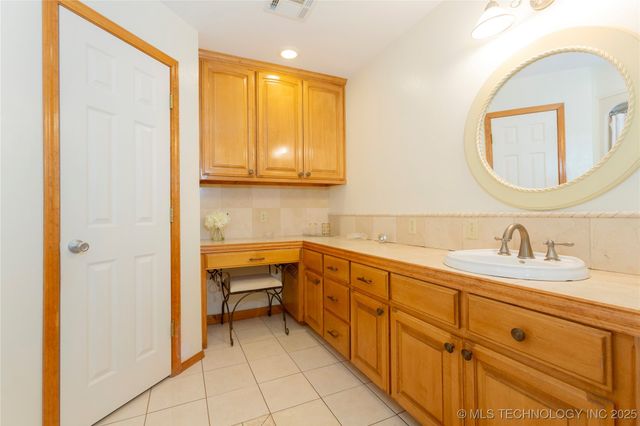 2284 E Roping Road, Atoka, OK 74525