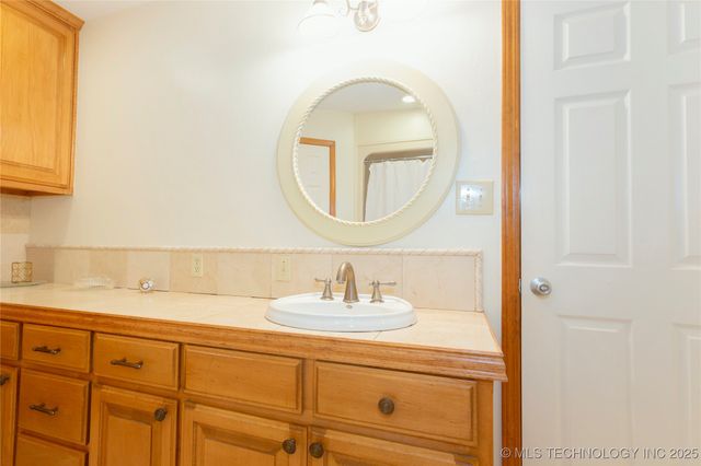 2284 E Roping Road, Atoka, OK 74525