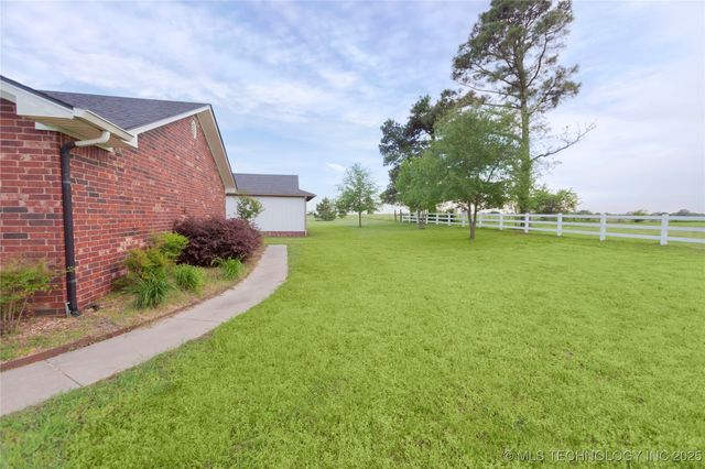 2284 E Roping Road, Atoka, OK 74525