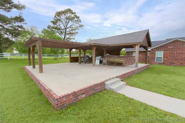 2284 E Roping Road, Atoka, OK 74525