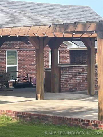 2284 E Roping Road, Atoka, OK 74525