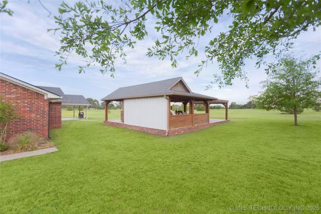 2284 E Roping Road, Atoka, OK 74525