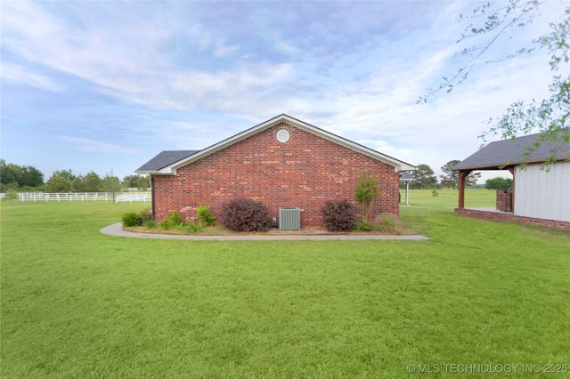 2284 E Roping Road, Atoka, OK 74525