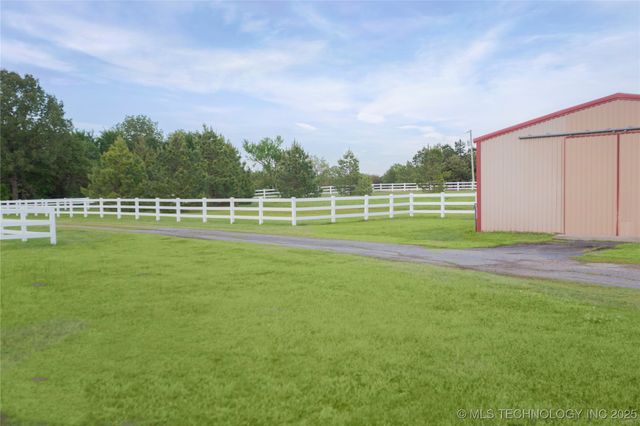2284 E Roping Road, Atoka, OK 74525