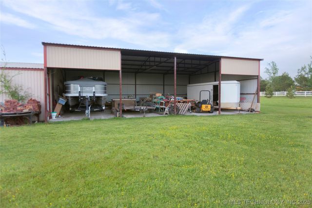 2284 E Roping Road, Atoka, OK 74525