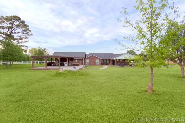 2284 E Roping Road, Atoka, OK 74525