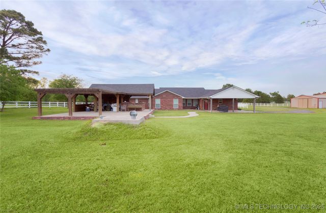 2284 E Roping Road, Atoka, OK 74525