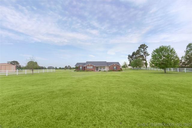 2284 E Roping Road, Atoka, OK 74525