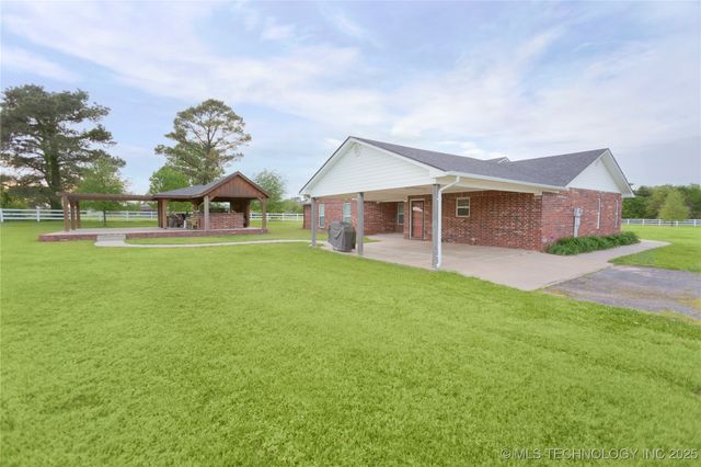 2284 E Roping Road, Atoka, OK 74525