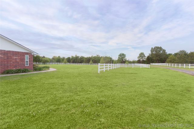 2284 E Roping Road, Atoka, OK 74525