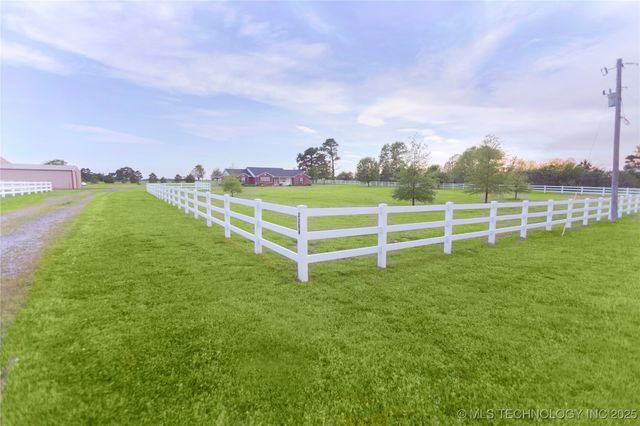 2284 E Roping Road, Atoka, OK 74525