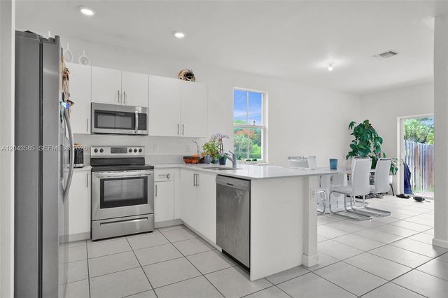 11889 NW 47th Manor, Coral Springs, FL 33076