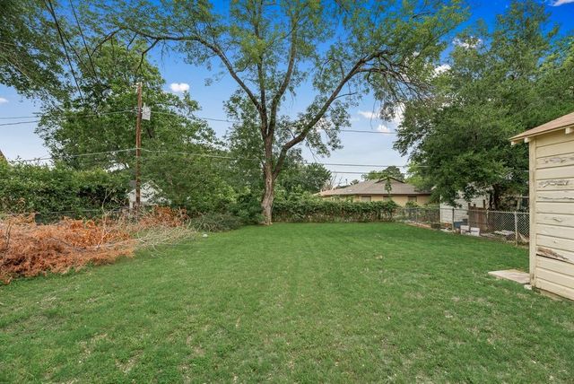 6617 Greenlee Street, Fort Worth, TX 76112