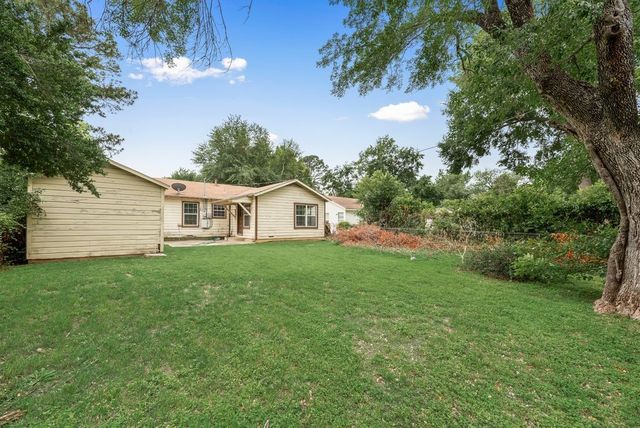 6617 Greenlee Street, Fort Worth, TX 76112