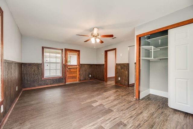 6617 Greenlee Street, Fort Worth, TX 76112