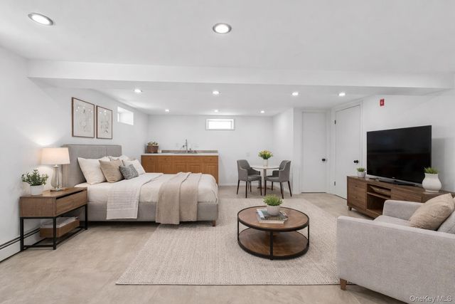 190-15 112th Avenue, Saint Albans, NY 11412