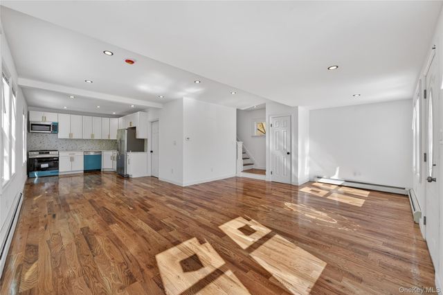 190-15 112th Avenue, Saint Albans, NY 11412