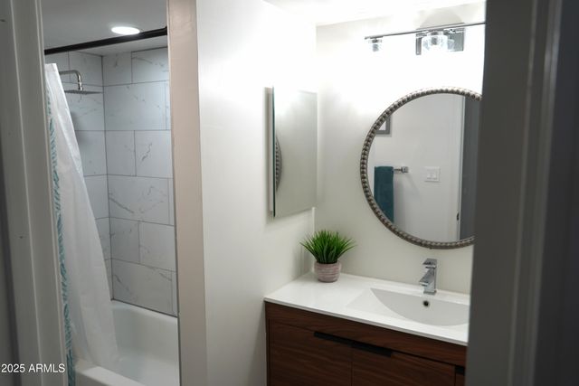 3650 E Montecito Avenue 4, Phoenix, AZ 85018