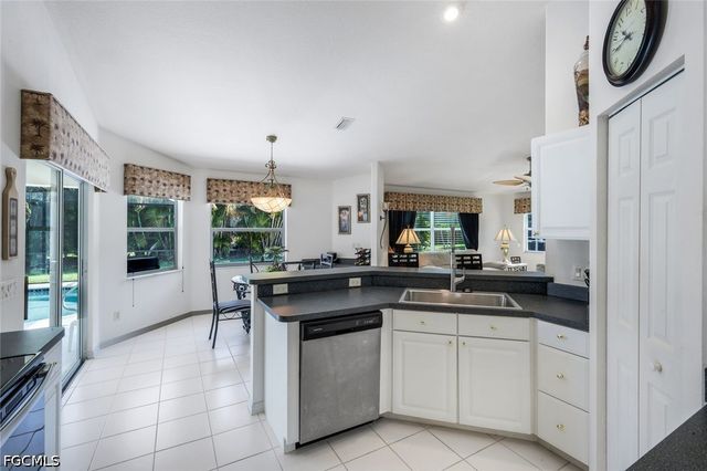 2725 SW 46th TER, Cape Coral, FL 33914