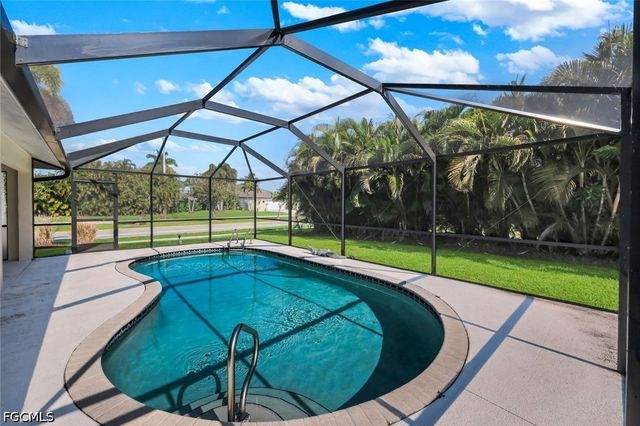2725 SW 46th TER, Cape Coral, FL 33914