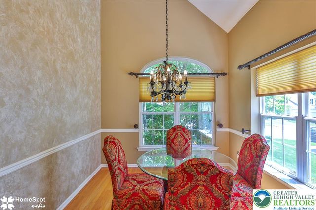 10 Cobblestone Drive, Palmer Twp, PA 18045