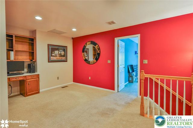 10 Cobblestone Drive, Palmer Twp, PA 18045