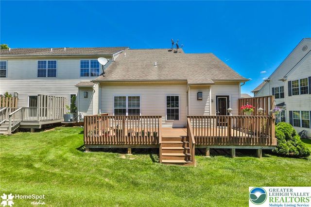 10 Cobblestone Drive, Palmer Twp, PA 18045
