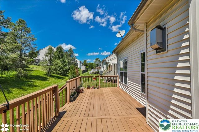 10 Cobblestone Drive, Palmer Twp, PA 18045