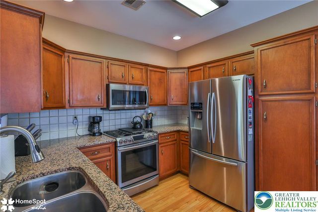 10 Cobblestone Drive, Palmer Twp, PA 18045