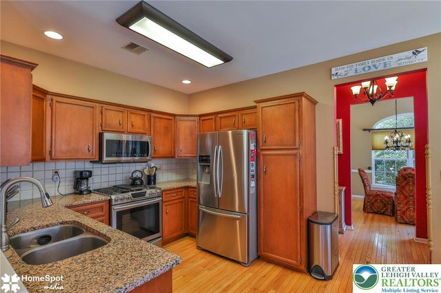 10 Cobblestone Drive, Palmer Twp, PA 18045