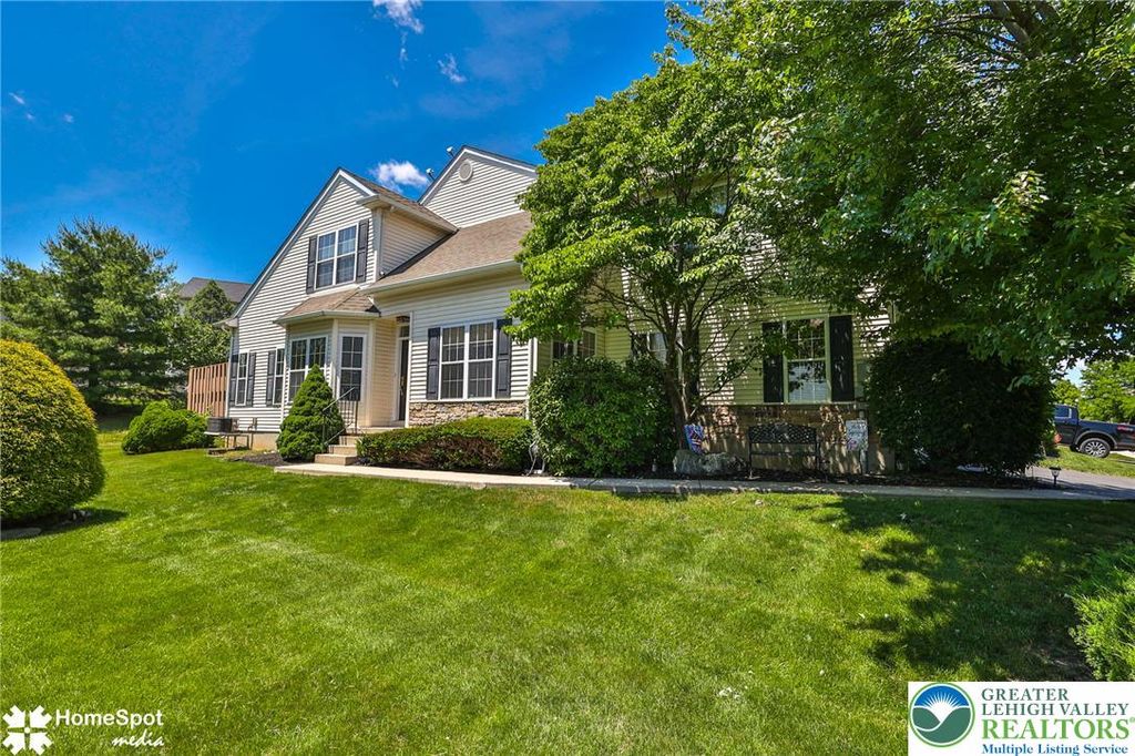 10 Cobblestone Drive, Palmer Twp, PA 18045