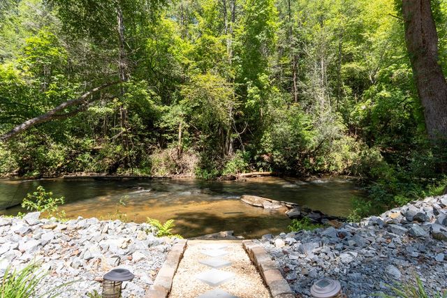 308 Hemlock Trail, Blue Ridge, GA 30513