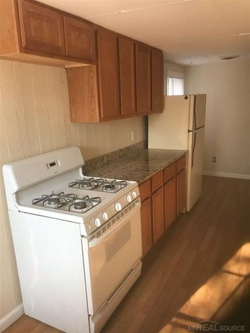 21853 Cushing Avenue, Eastpointe, MI 48021