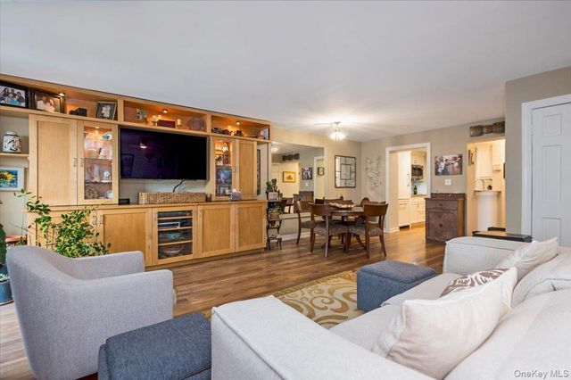 230 W Broadway 413, Long Beach, NY 11561