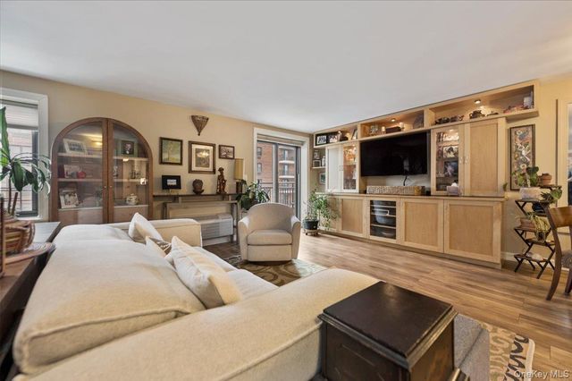 230 W Broadway 413, Long Beach, NY 11561