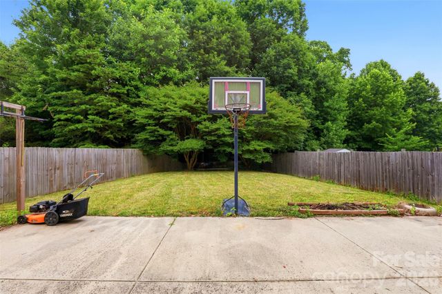 14021 Pinyon Pine Lane, Charlotte, NC 28215
