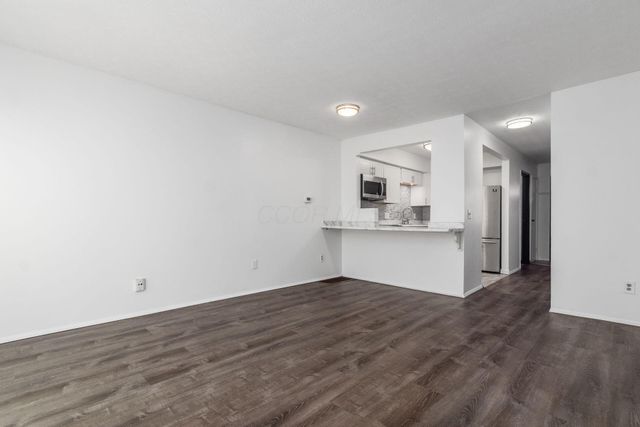 413 Shell Court E, Columbus, OH 43213