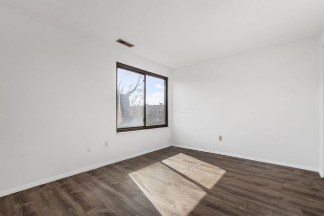 413 Shell Court E, Columbus, OH 43213