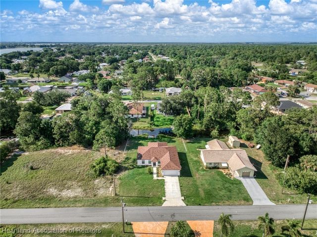 111 Blue Moon Avenue, Lake Placid, FL 33852