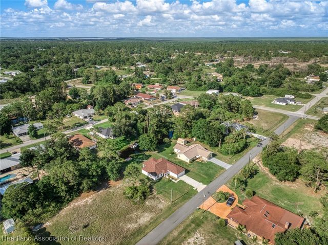 111 Blue Moon Avenue, Lake Placid, FL 33852