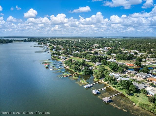 111 Blue Moon Avenue, Lake Placid, FL 33852