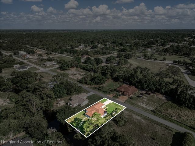 111 Blue Moon Avenue, Lake Placid, FL 33852