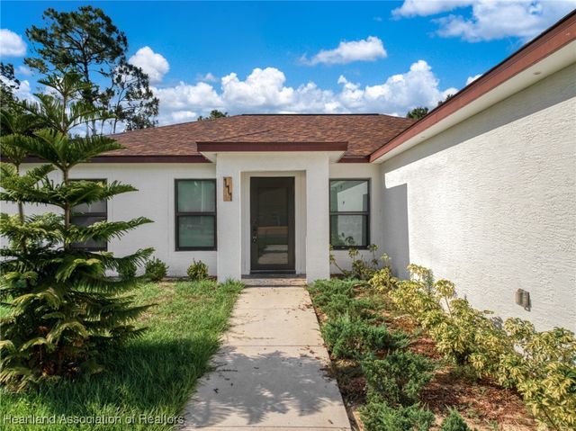 111 Blue Moon Avenue, Lake Placid, FL 33852